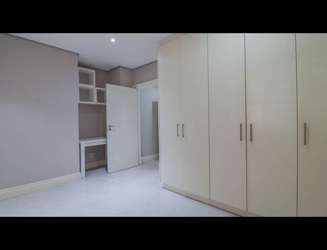 2 BEDROOM APARTMENT FOR SALE IN UMHLANGA RIDGE